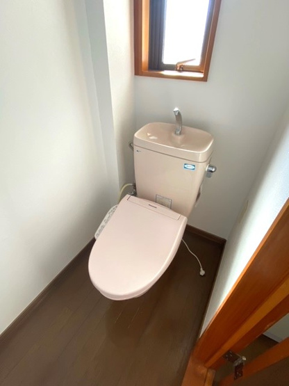 【トイレ】 | M5マンション | 現在原状回復工事中のため、同形の別部屋の写真です。