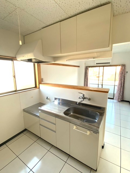【キッチン】 | M5マンション | 現在原状回復工事中のため、同形の別部屋の写真です。