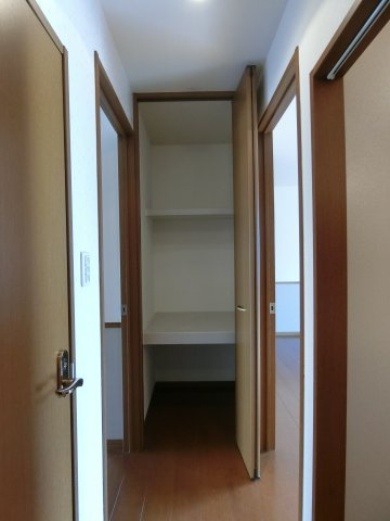 グランシャリオ堀川C棟の収納