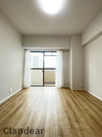 綾瀬プルミエの洋室|ドキドキの新生活も、安心してスタート。ぴったりの住まいを見つけませんか？クランディアが一緒に住まい選びをサポートします‼　まずは、お気軽にお問合せください　＃クランディア