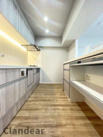 綾瀬プルミエのキッチン|ドキドキの新生活も、安心してスタート。ぴったりの住まいを見つけませんか？クランディアが一緒に住まい選びをサポートします‼　まずは、お気軽にお問合せください　＃クランディア