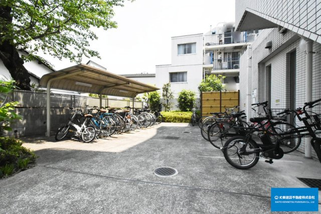 Kourt K11の駐車場