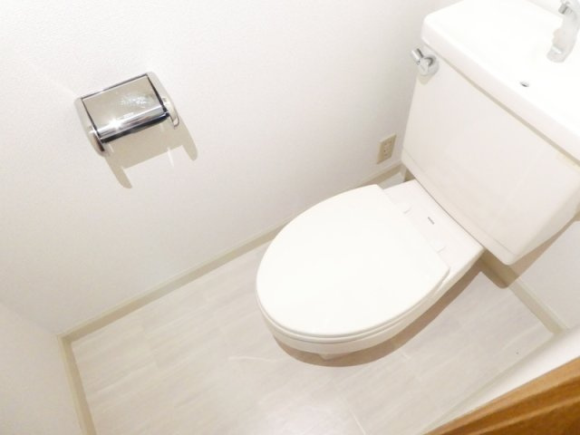 下馬５丁目アパートのトイレ