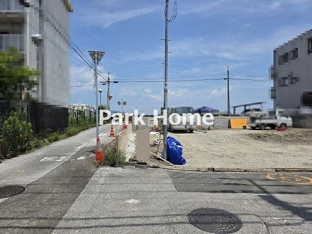 高知市新田町　②　新築戸建ての前面道路含む現地写真