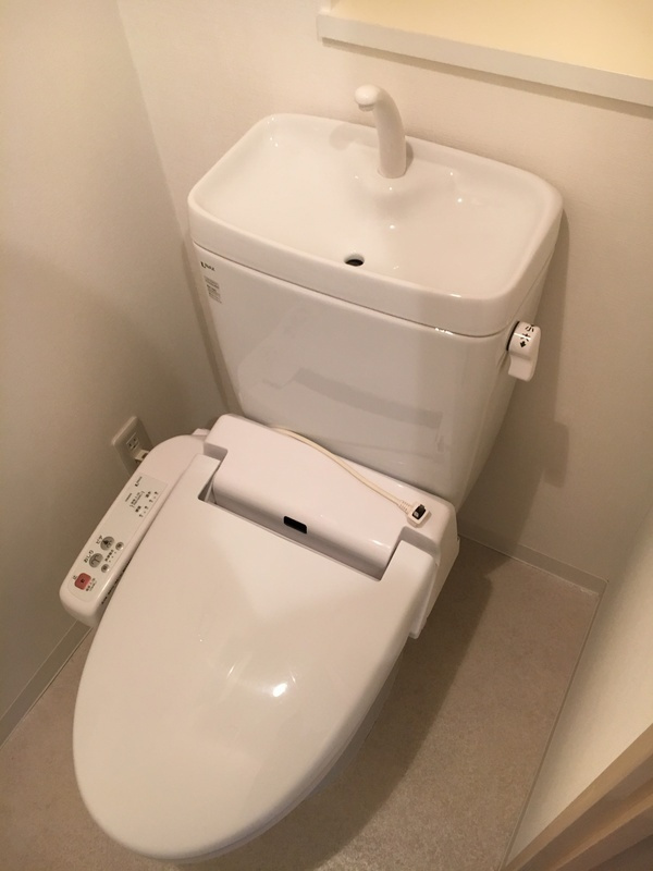 クレグラン北梅田のトイレ