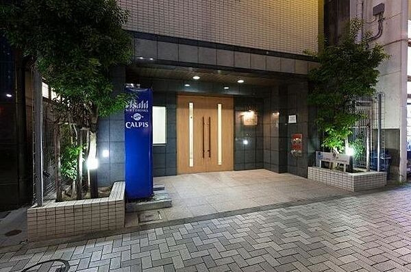 レヴィーナ東京八重洲通りのエントランス
