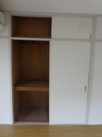 川口ビルの収納