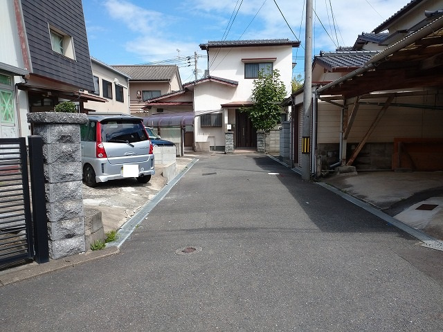 則松六丁目12番16号（Ｃ-16）の前面道路含む現地写真