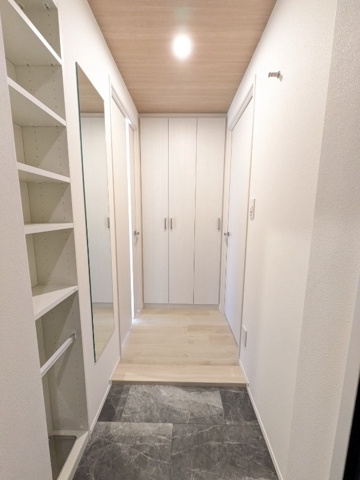 レジディア島津山の玄関
