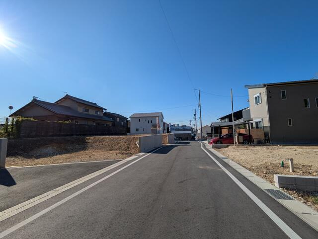 【トーヨーホーム売主/売土地】瀬戸市坂上町Ⅳ H区画の前面道路含む現地写真|Ｈ区画 前面道路 出入り楽々