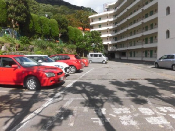 熱海市　マンハイム熱海の駐車場
