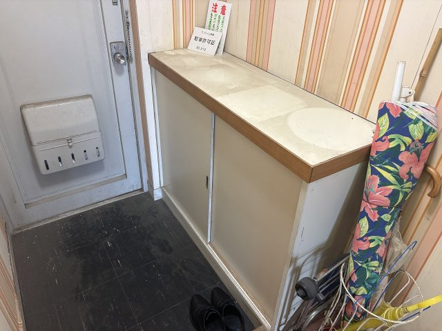 熱海市　マンハイム熱海の玄関|シューズボックスあり