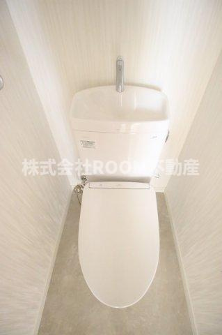 フリューゲル年見のトイレ|落ち着いた色調のトイレです