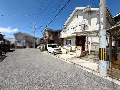 【前面道路含む現地写真】 | 羽衣２丁目　中古一戸建 | ＬＤＫ約１７．７５帖！ゆとりのあるリビングは家族の憩いの場になりますね☆家族団欒をお楽しみください！
