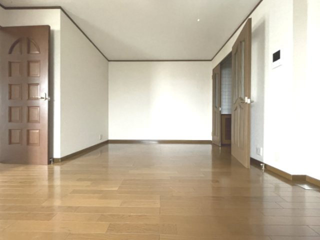 グレイス稲城の居間・リビング