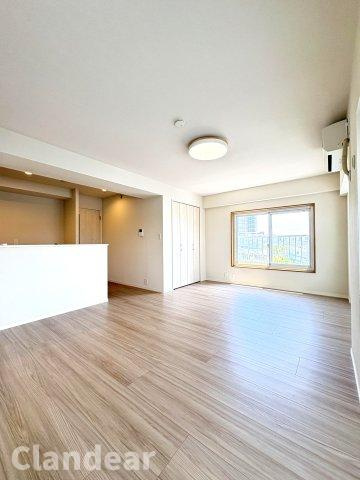 ダイアパレス金町第一の居間・リビング|ドキドキの新生活も、安心してスタート。ぴったりの住まいを見つけませんか？クランディアが一緒に住まい選びをサポートします‼　まずは、お気軽にお問合せください　＃クランディア