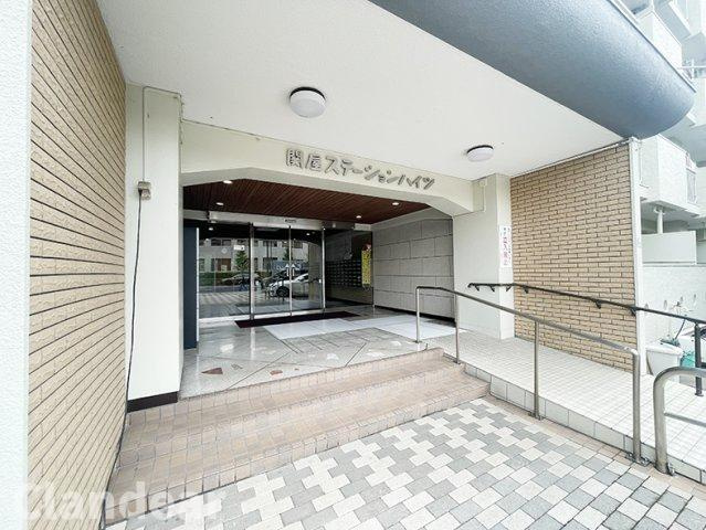 関屋ステーションハイツのエントランス|ドキドキの新生活も、安心してスタート。ぴったりの住まいを見つけませんか？クランディアが一緒に住まい選びをサポートします‼　まずは、お気軽にお問合せください　＃クランディア