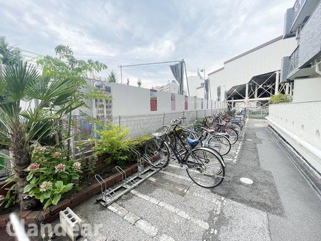 関屋ステーションハイツの駐輪場|ドキドキの新生活も、安心してスタート。ぴったりの住まいを見つけませんか？クランディアが一緒に住まい選びをサポートします‼　まずは、お気軽にお問合せください　＃クランディア