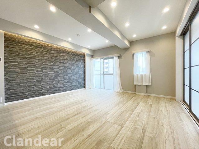 関屋ステーションハイツの居間・リビング|ドキドキの新生活も、安心してスタート。ぴったりの住まいを見つけませんか？クランディアが一緒に住まい選びをサポートします‼　まずは、お気軽にお問合せください　＃クランディア