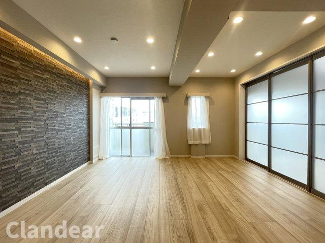 関屋ステーションハイツの居間・リビング|ドキドキの新生活も、安心してスタート。ぴったりの住まいを見つけませんか？クランディアが一緒に住まい選びをサポートします‼　まずは、お気軽にお問合せください　＃クランディア