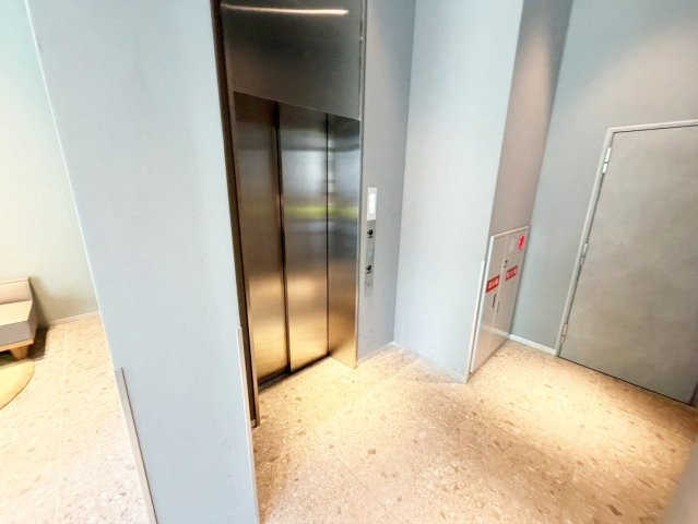 TOPAZ江坂のエントランス