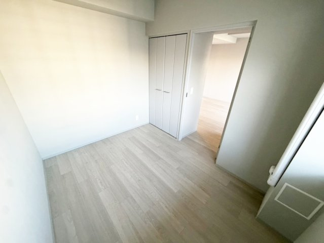 TOPAZ江坂の洋室
