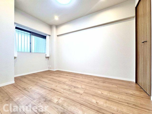 リーベ・パトリー椿の洋室|ドキドキの新生活も、安心してスタート。ぴったりの住まいを見つけませんか？クランディアが一緒に住まい選びをサポートします‼　まずは、お気軽にお問合せください　＃クランディア