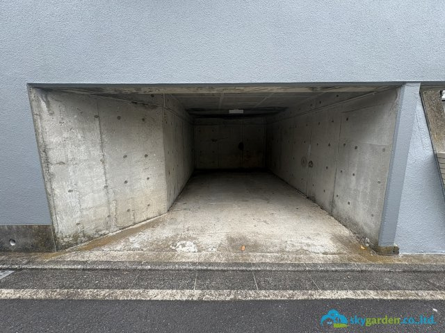 逗子市小坪２丁目　中古戸建の駐車場