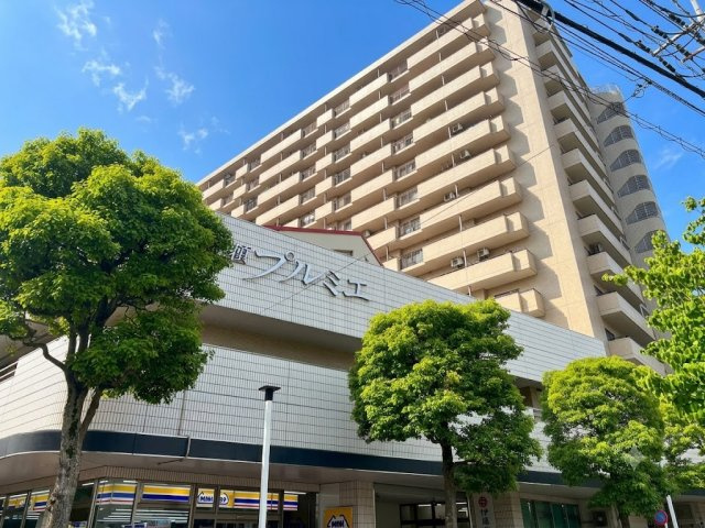 綾瀬プルミエの外観|重厚感と高級感を兼ね備えた外観デザインが住まいの価値を高めます。