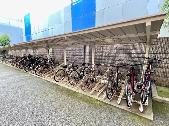 レジディア多摩川の駐車場