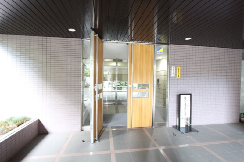 アイリス壱番館のエントランス