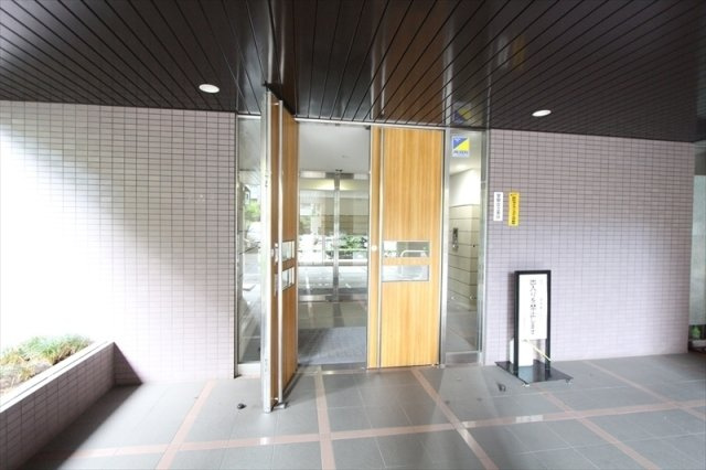 アイリス壱番館のエントランス