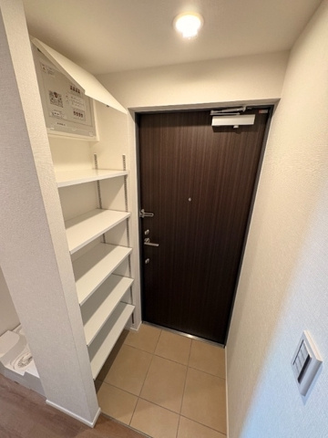 LEGALAND目黒本町ANNEXの玄関
