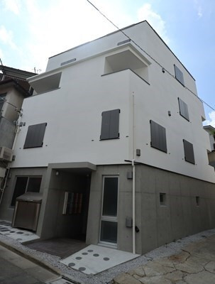 Pr*na Villa