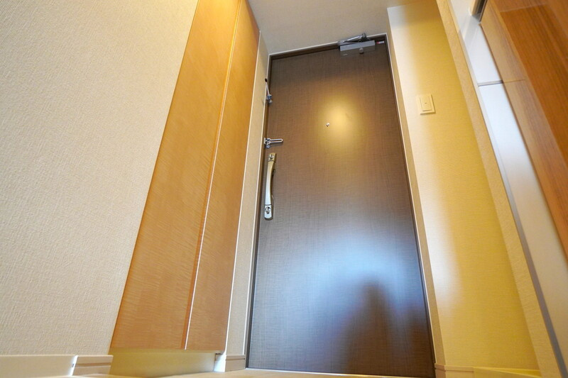 Ｌｏｕｉｓ　Ｃｏｕｒｔ　Ｋｉｔａｓｈｉｎａｇａｗａの玄関