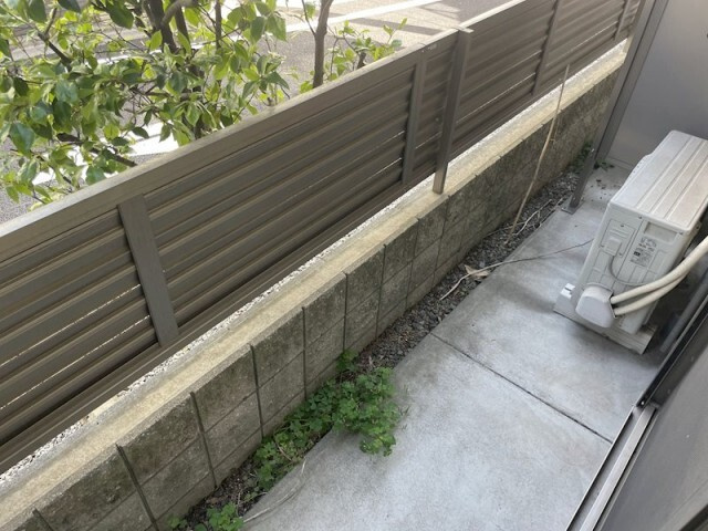 メゾンローリエの庭