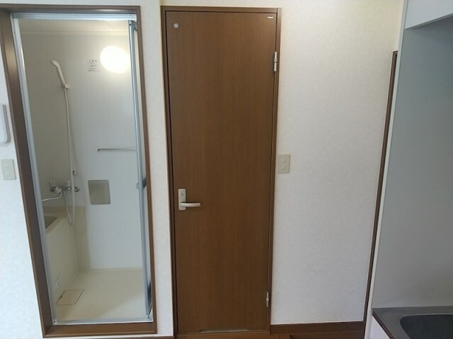 山口ビルの玄関