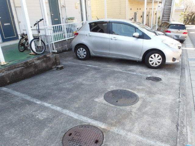 戸崎ハイツAの駐車場