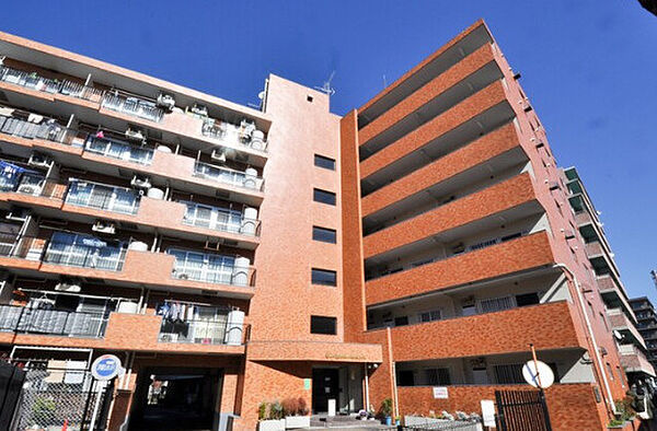 ライオンズマンション西新井の外観|ドキドキの新生活も、安心してスタート。ぴったりの住まいを見つけませんか？クランディアが一緒に住まい選びをサポートします‼　まずは、お気軽にお問合せください　＃クランディア