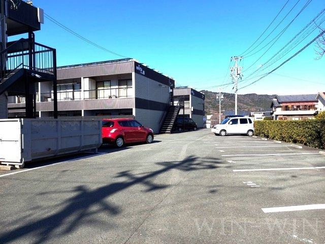 ハイツ禎紫園 Bの駐車場