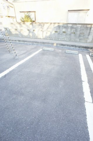 セリシール　泉の駐車場