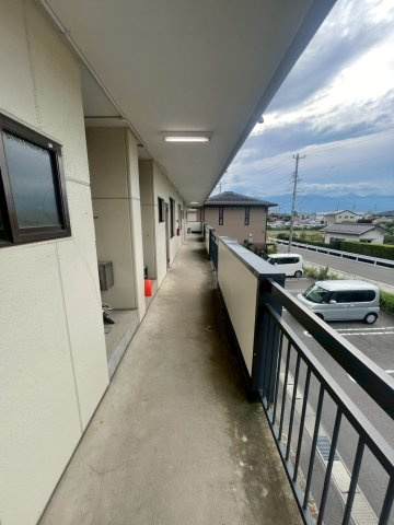  松本市鎌田　一棟マンションのバルコニー