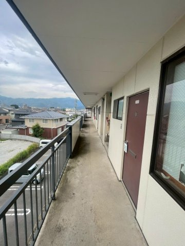  松本市鎌田　一棟マンションのバルコニー