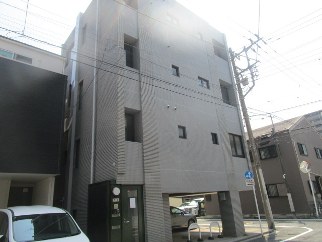 荒川区東日暮里４丁目のビル