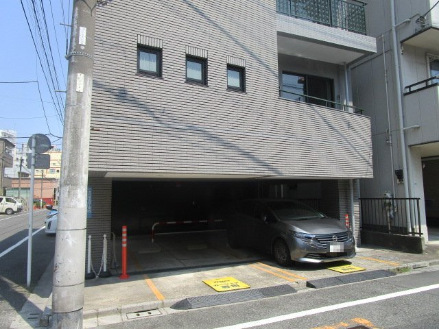 荒川区東日暮里４丁目のビル