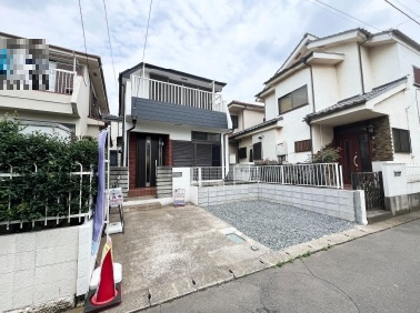 中古一戸建て　狭山市水野の外観|カースペース２台分(車種によります)