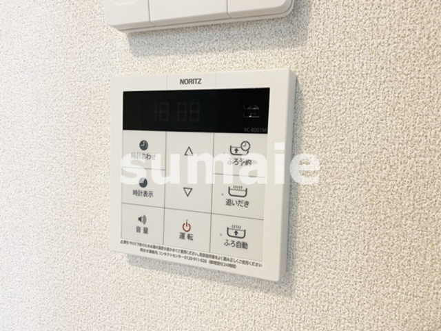 C-COURT　OMIYAの設備|キッチンの給湯パネル。