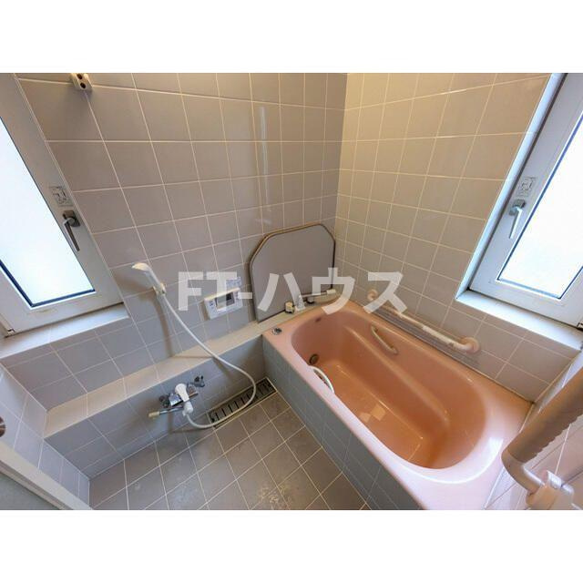 千葉市花見川区柏井４丁目住宅（０００５６８３）の浴室