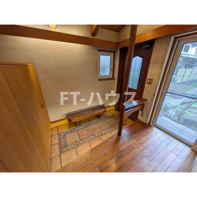 千葉市花見川区柏井４丁目住宅（０００５６８３）の玄関