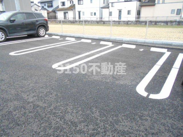 カーサ　プラシードＡ棟の駐車場|駐車スペースもあります